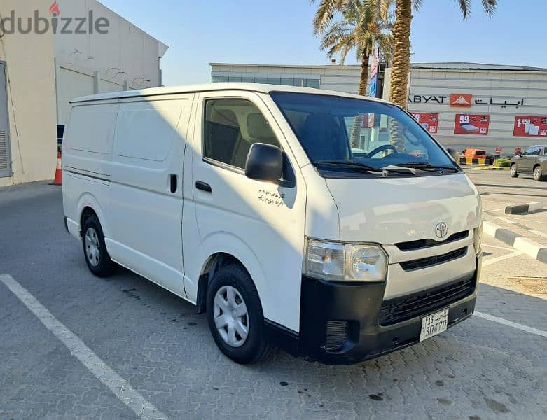 Toyota Hiace Box Cargo 2015 0