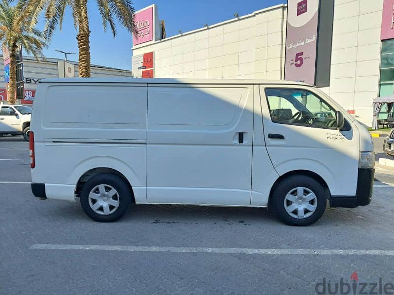 Toyota Hiace Box Cargo 2015 2