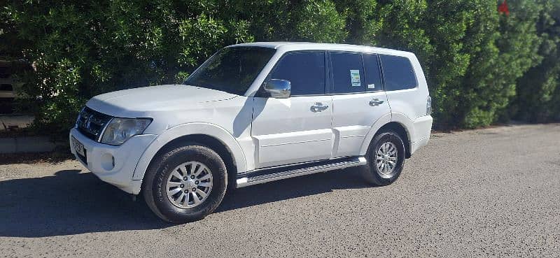 Mitsubishi Pajero 2013 1