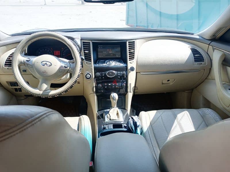 Infiniti /FX35 2010 full option, everything is in good condition 750kd 4