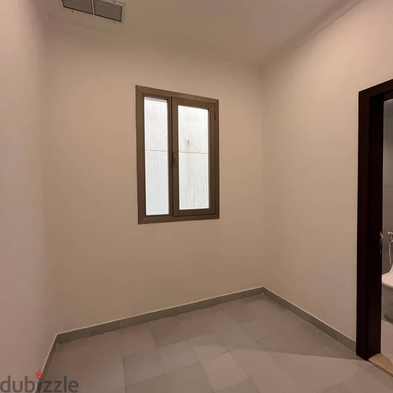 Full Floor for rent in Al-Funaitees, Block 3 5