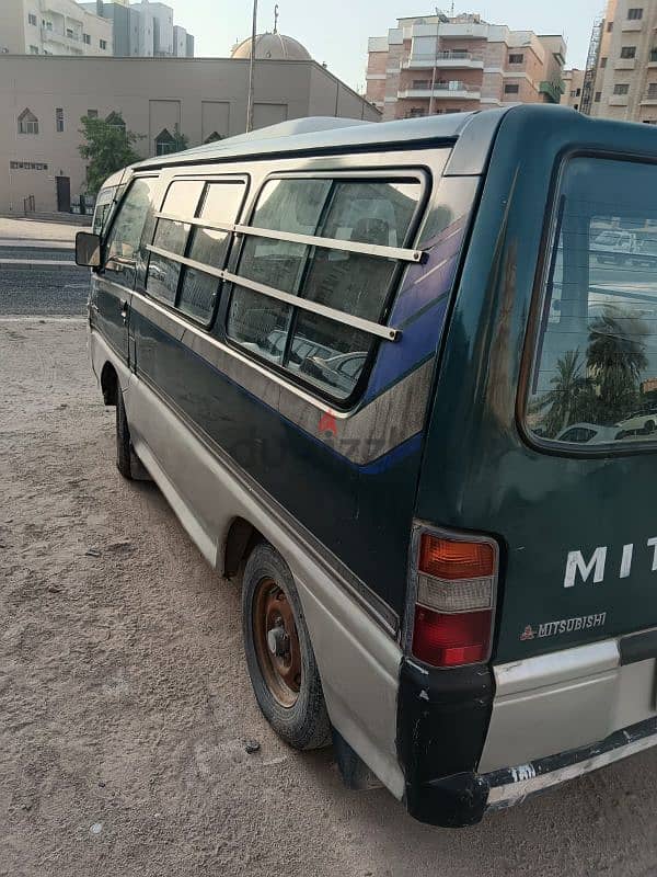 Mitsubishi Van 1998 1