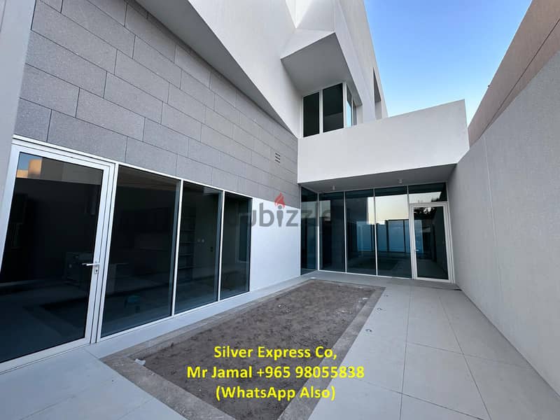 Modern House with Private Swimming Pool in Beda. 1