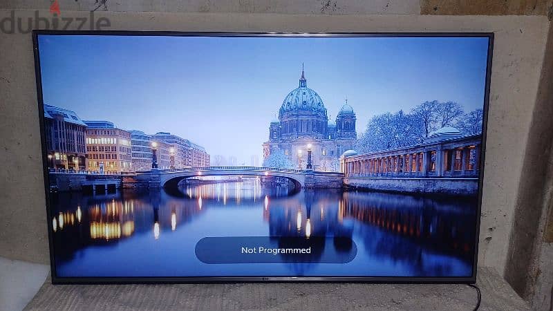 LG 65" Ultra HD 4K Smart TV new condition 7