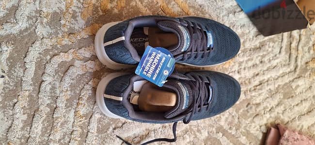 42 size sketchers shoes