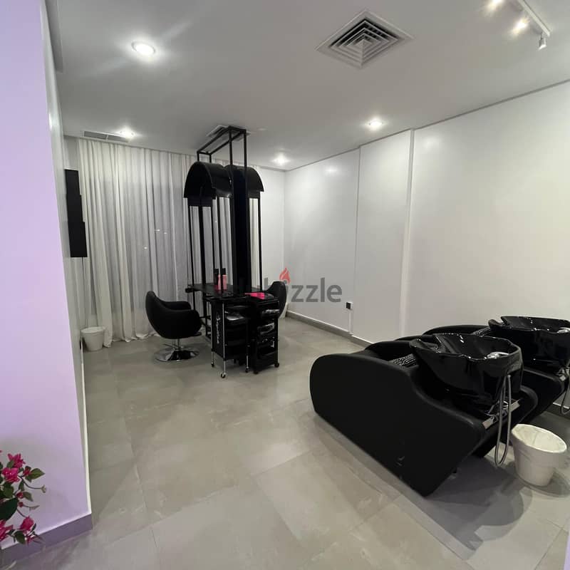 Salon for rent (vacancy) in Salmiya, Block 1 2