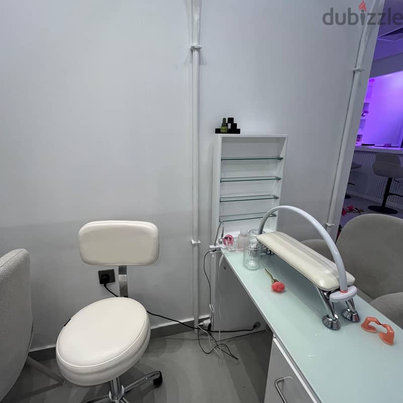 Salon for rent (vacancy) in Salmiya, Block 1 5