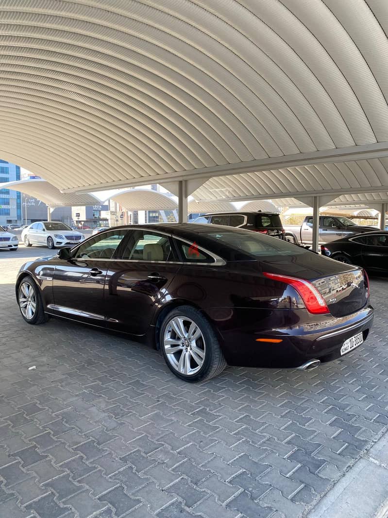 Jaguar XJ 2011 3