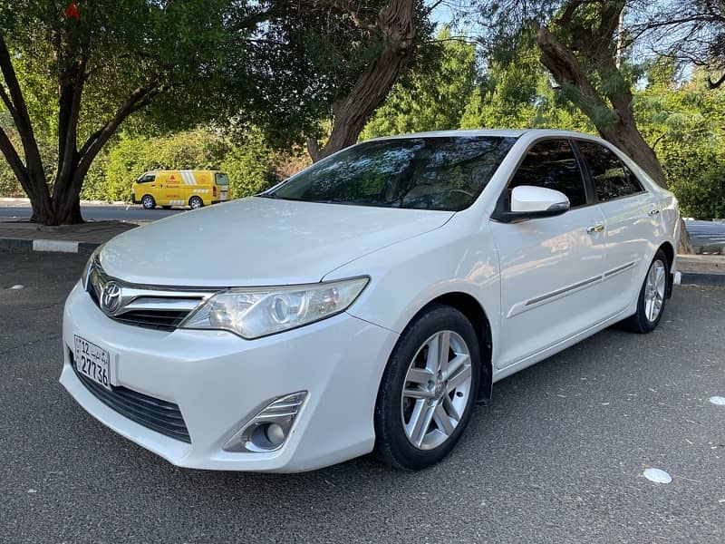 Toyota Camry Glx 2014 0