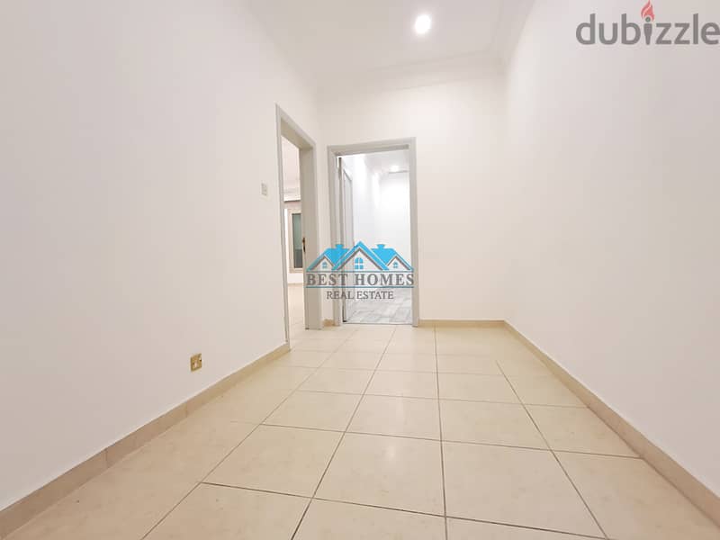 Nice and Very Spacious Six Bedrooms Villa in Surra 7