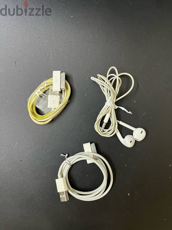 charging cables / ole AirPods FREE 0