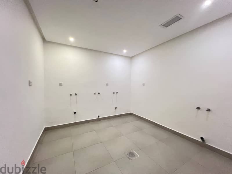 Abu Fatira - 3 master bedrooms basement floor with s. pool 5