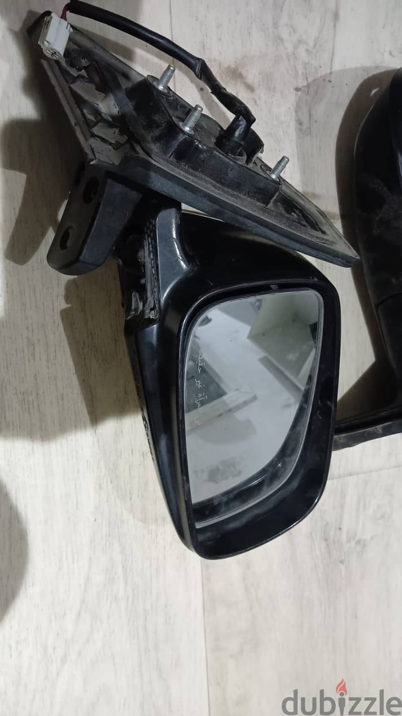 Corolla side mirror 1