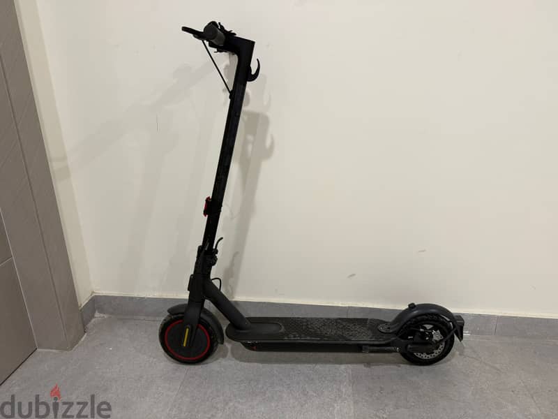 Xiaomi Mi Pro 2 300W Electric Scooter - Black (FBC4025GL) 2