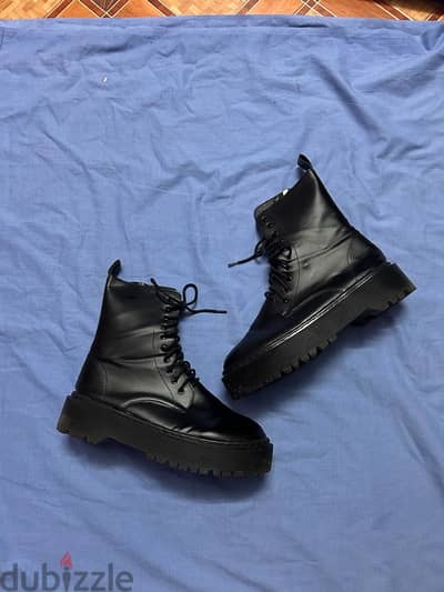 combat boots