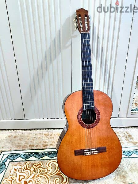 Yamaha CM40 Guitar with Case– Excellent Condition 0