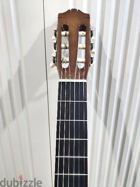 Yamaha CM40 Guitar with Case– Excellent Condition 3