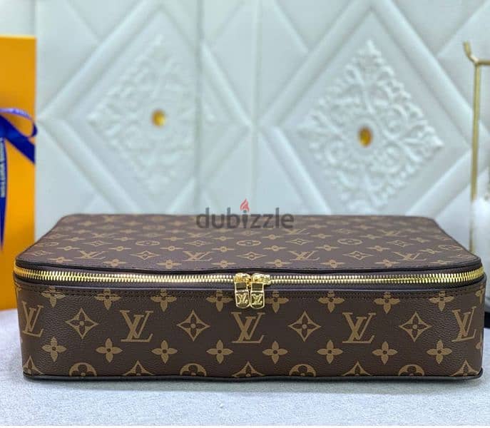 LV makeup bag full set 3