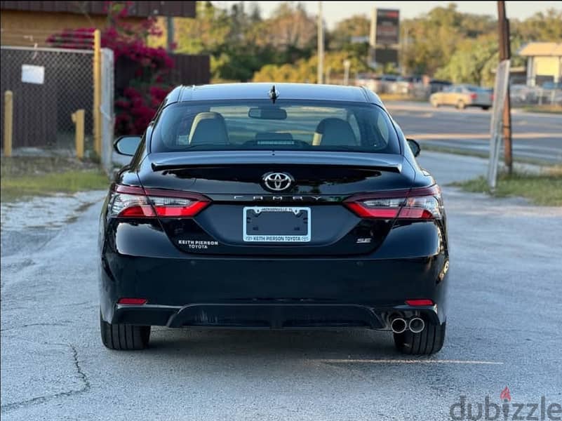 Toyota Camry 2024 SE 1