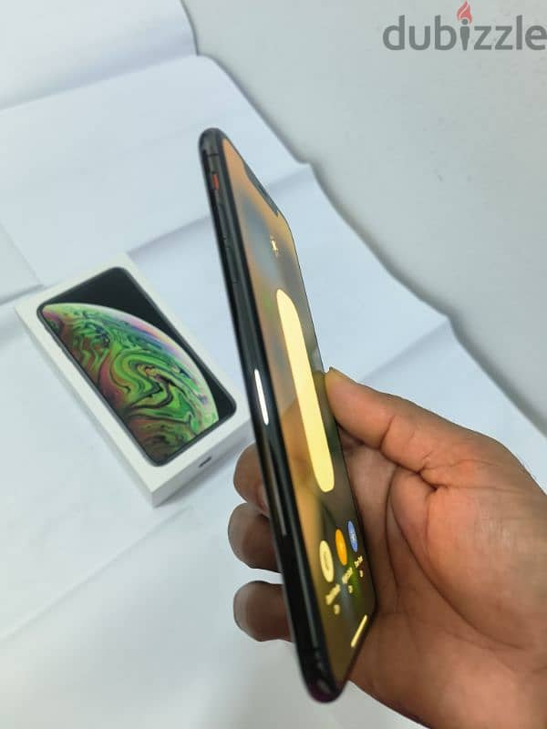 iphone XS Max 256 GB . 5