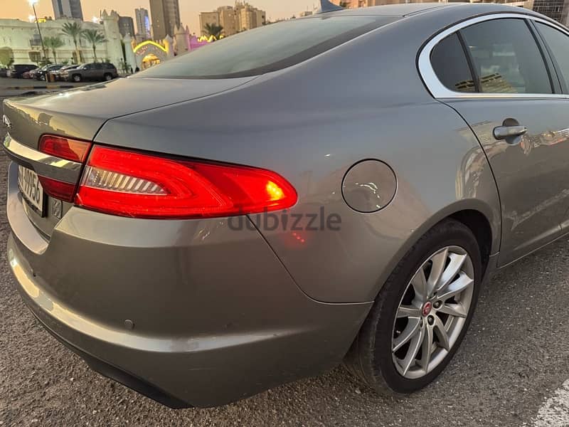 Jaguar XF 2014 3