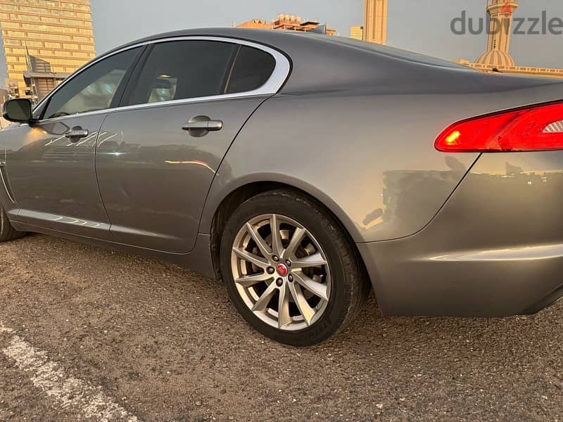 Jaguar XF 2014 4