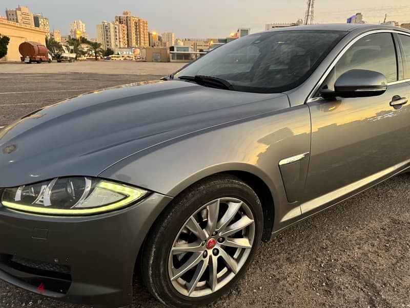 Jaguar XF 2014 5