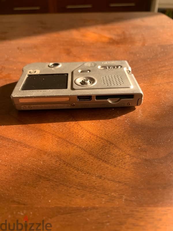 Casio exslim ex-s1 vintage digital camera good condition 4