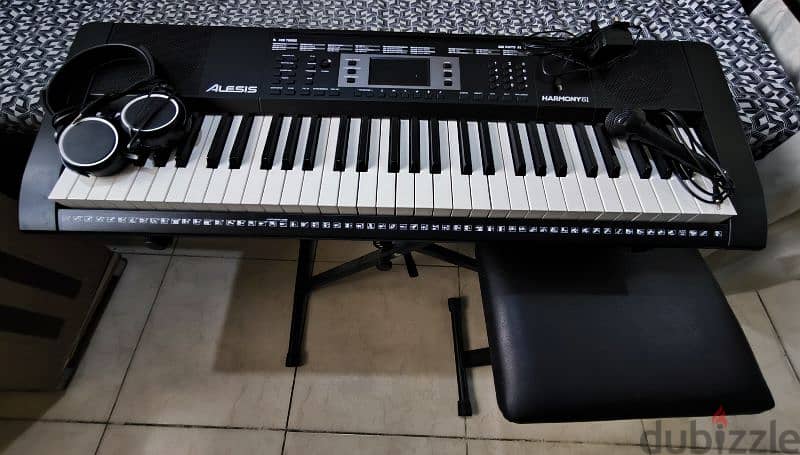 Piano/Keyboard(With piano stand,seat,Headphones and mic for practic ) 0