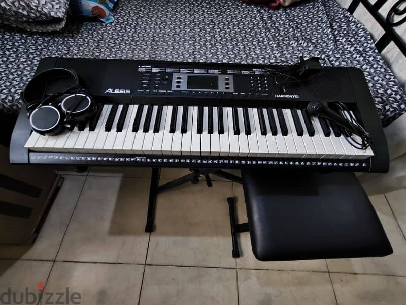 Piano/Keyboard(With piano stand,seat,Headphones and mic for practic ) 1