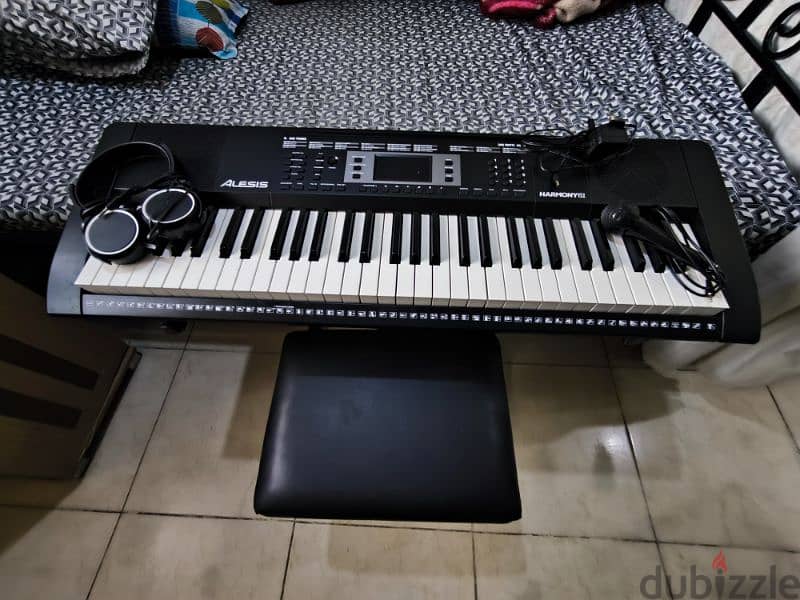 Piano/Keyboard(With piano stand,seat,Headphones and mic for practic ) 2