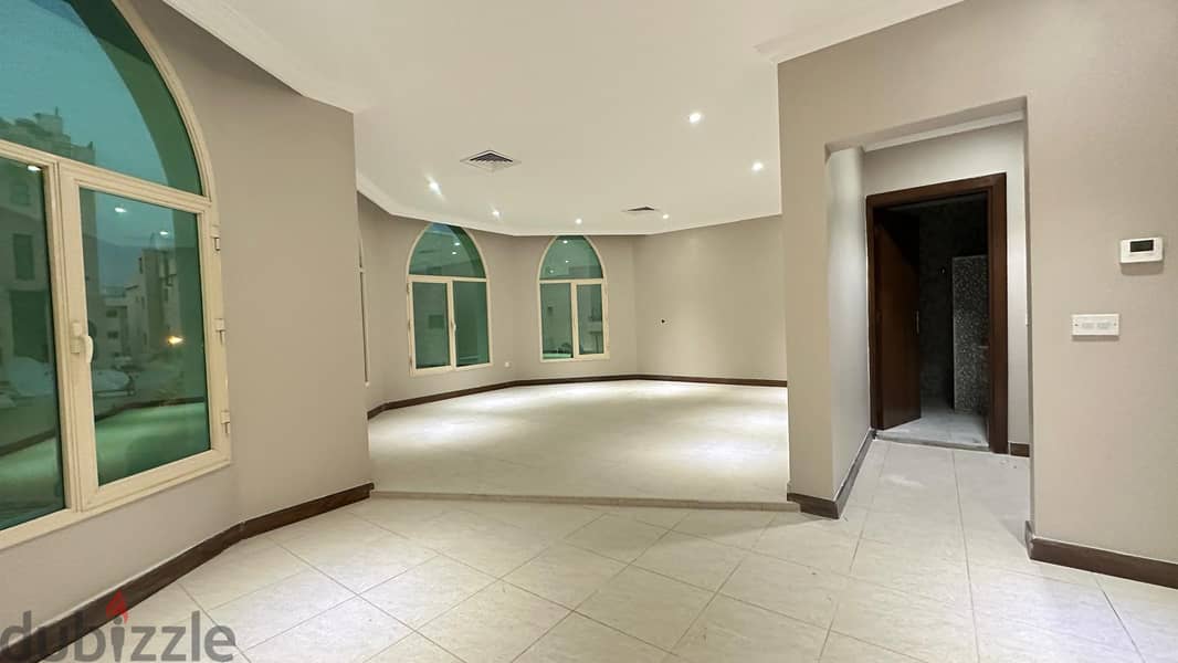 Villa in Salwa 5