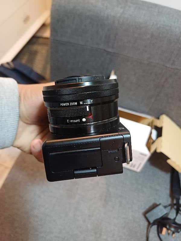 Sony ZV-E 10 with 16-50mm OSS LENS 1