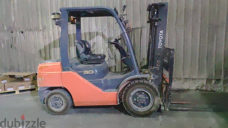 Forklifts for rent on monthly and daily basis 2