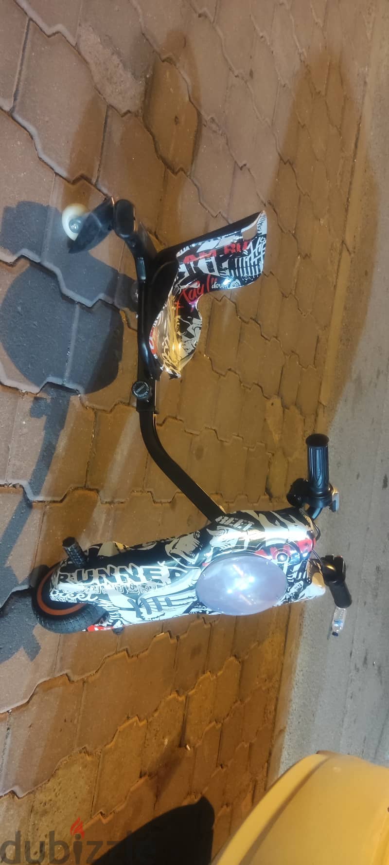 Good condition no use back wheel missing no charger 2