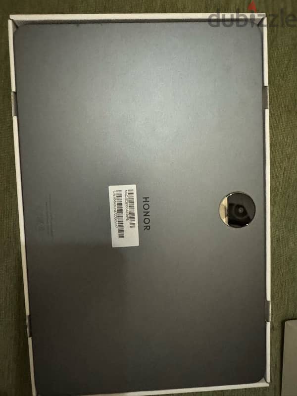 UNUSED HONOR PAD 9 WITH KEYBOARD FOR SALE NO SIM 6