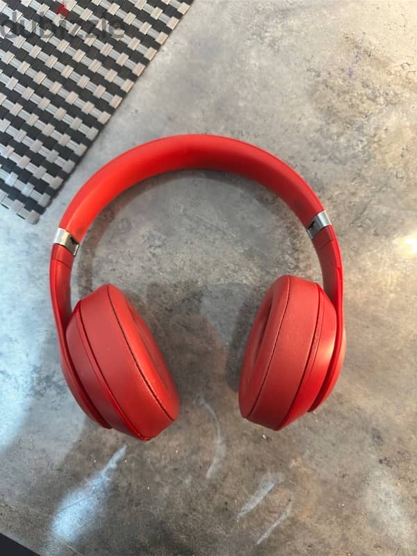 Beats Studio 3 headphones سماعه بيتس ستوديو ٣ 4