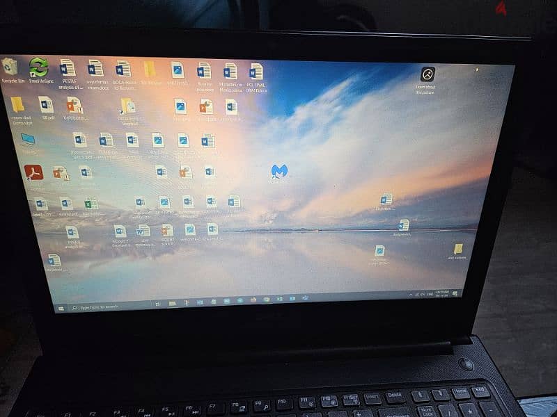 DELL inspiron 3567 perfect condition 4