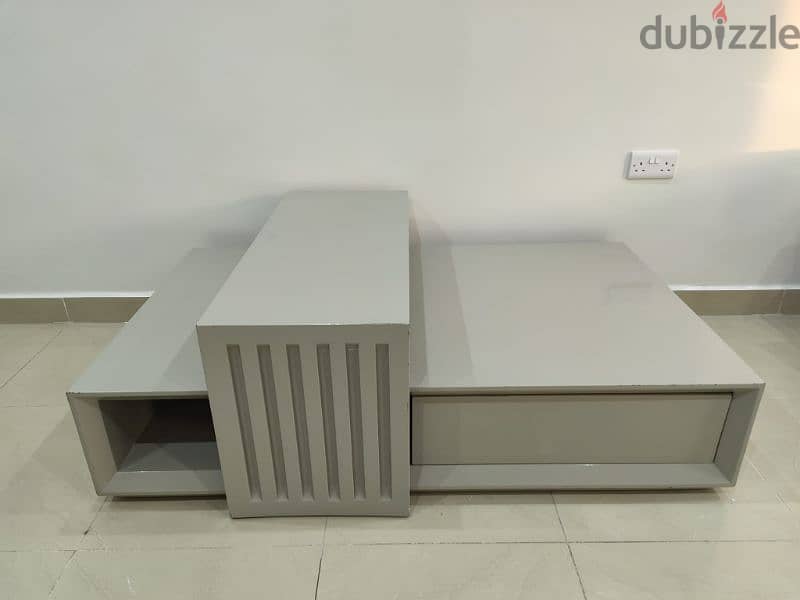 middle table for sale 4