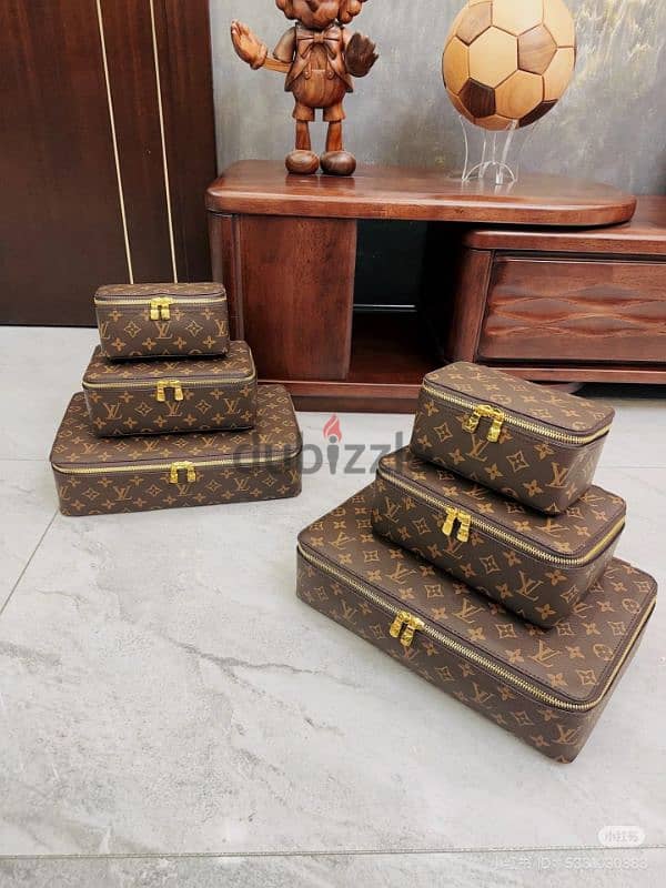 LV makeup bag set 2