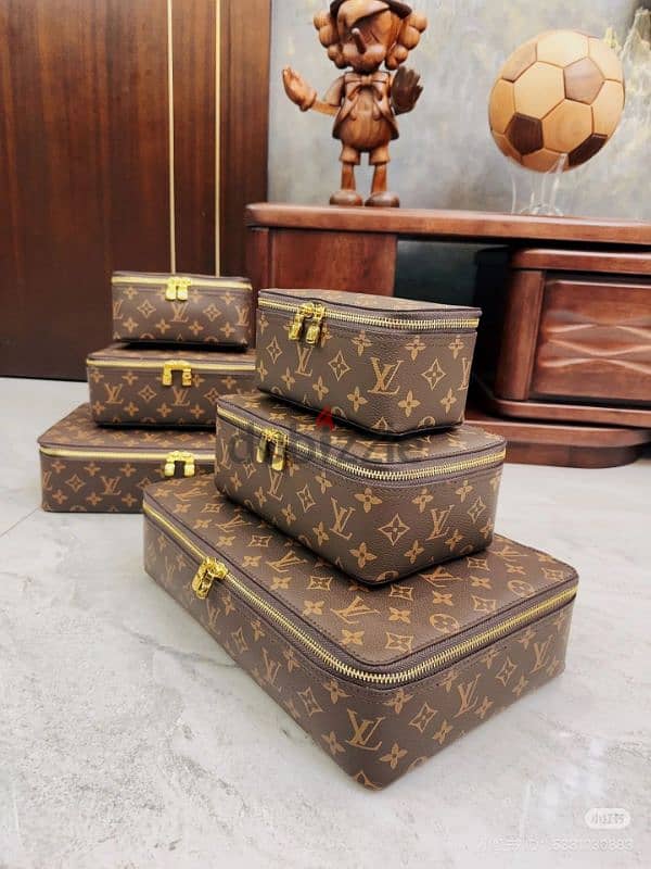 LV makeup bag set 4