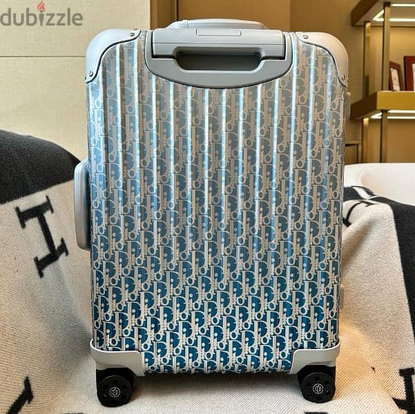 Rimowa and Diro luggage cabin size 1