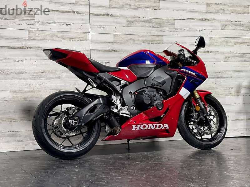 Honda CBR 1000RR 2023 1