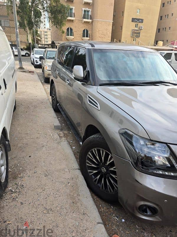 Nissan Patrol 2010 V8 Fully Loaded 4