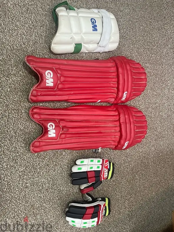 **NEED GONE IMMEDIATELY** Cricket kit no bag or helmet