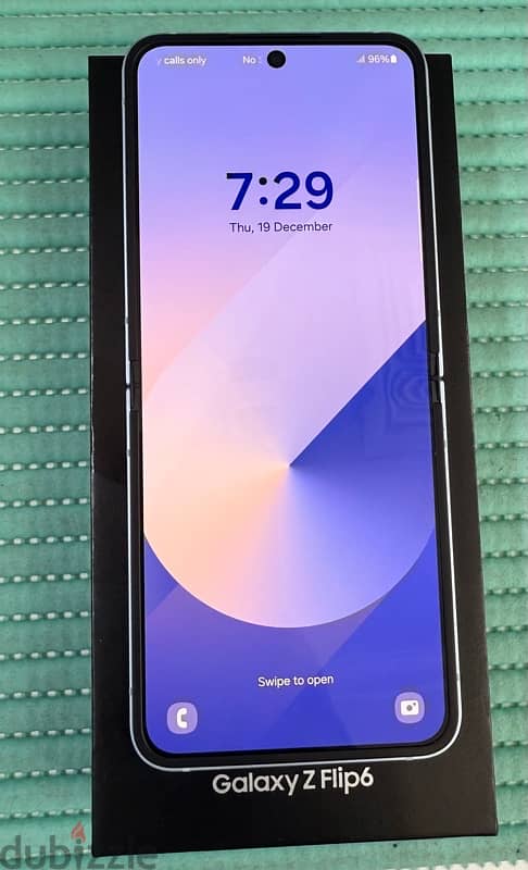 Samsung galaxy Z Flip 6 5G 256 GB Blue 1 Month Used Only! 4