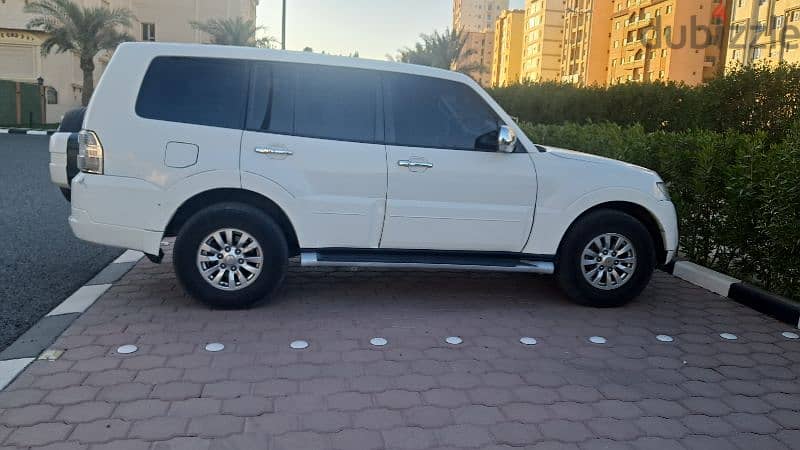 Mitsubishi Pajero 2013 URGENT SALE FAMILY USED 4