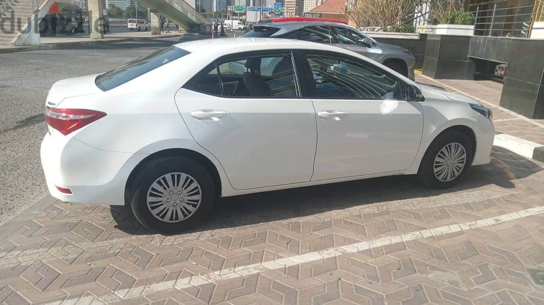 Toyota Corolla 2015 L. 1.6 (9/10 Condition) 3