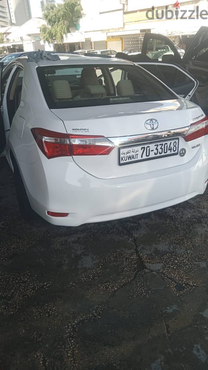 Toyota Corolla 2015 L. 1.6 (9/10 Condition) 8