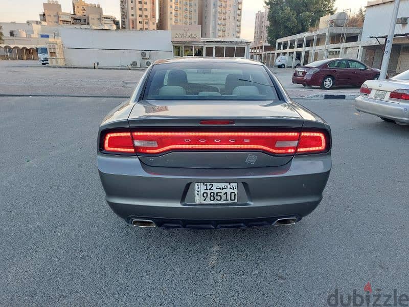 Dodge Charger 2012 excellent condition 2